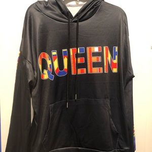 Queen Women’s Black Rainbow Pullover Hoodie Sweatshirt Size Large